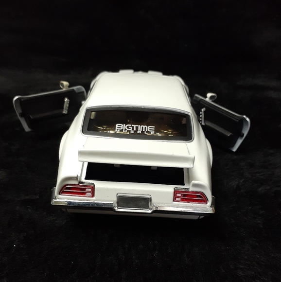 Vintage 1970 Firebird Collectible Model Car - Picture 3 of 4